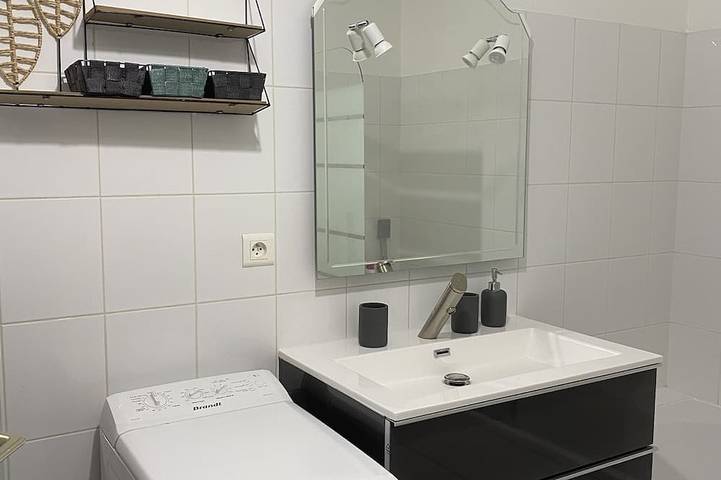 Appartement entier, Parking privé gratuit, balcon, 2 chambres in Clermont-Ferrand, Parc naturel régional des Volcans d'Auvergne