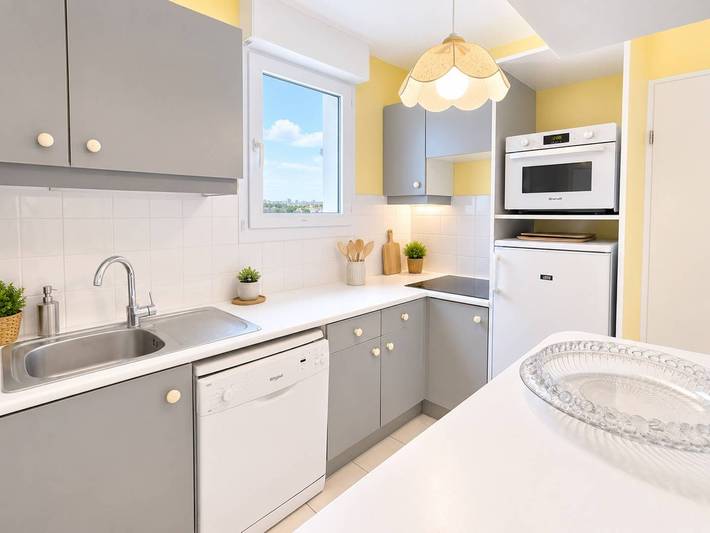 Entire apartment, Spacious apartment with sea view - 7 guests in Canet-en-Roussillon, Côte d'Améthyste