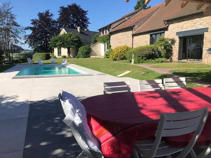 Ferienhaus für 14 Personen, mit Ausblick und Garten sowie Pool und Seeblick in Burgund - 3