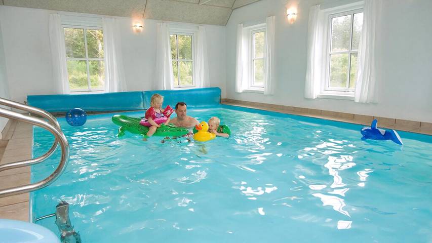 Ferienhaus für 24 Personen, mit Terrasse und Garten sowie Sauna in Vester Husby