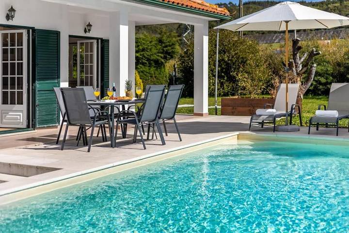 Casa de férias para 6 pessoas, com jardim e jacuzzi e ainda piscina em Famalicão