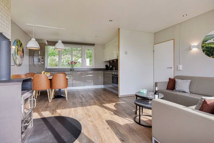 Bungalow für 6 Personen, mit Balkon/Terrasse und Sauna sowie Terrasse in Mosel-Saar - 4