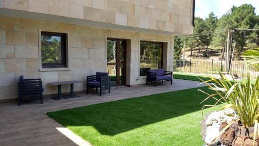 Hotel para 12 personas, con sauna además de vistas y jardín en Pinares (Soria) - 2