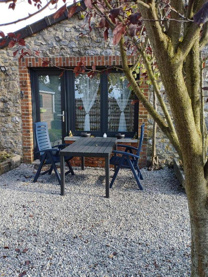 Gîte pour 2 personnes, avec vue et jardin dans Foy-Notre-Dame - 2