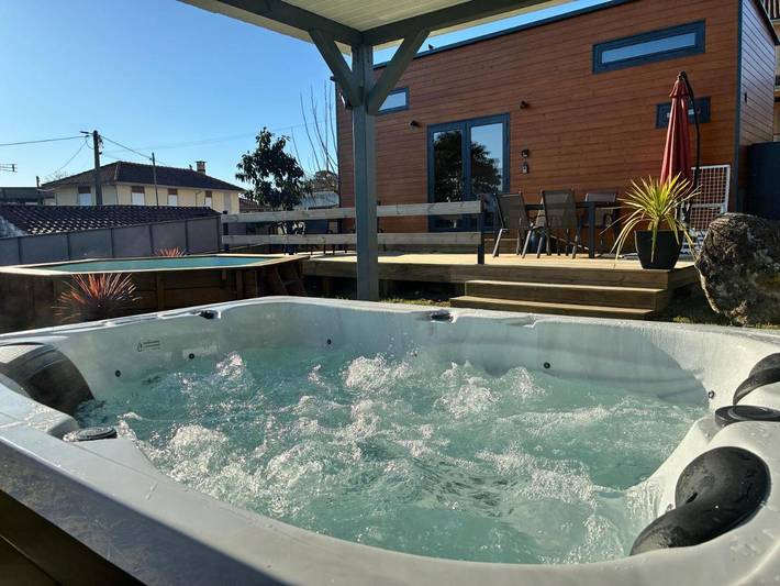 Glamping para 4 pessoas, com jardim e vista e ainda piscina, com animais de estimação no Norte