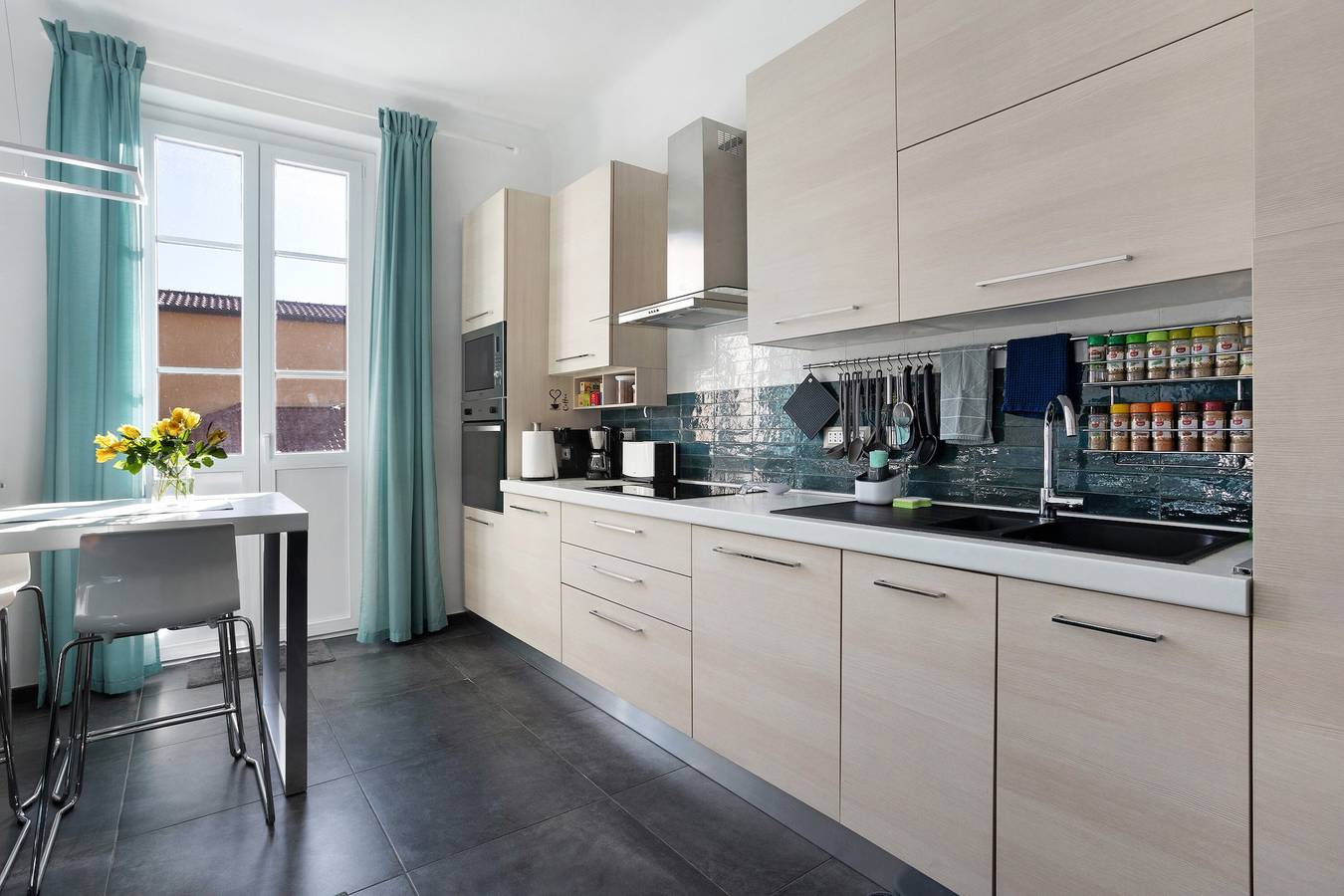 Entire apartment, Apartment "Holiday Cinque Terre" with Mountain View, Balcony & Wi-Fi in La Spezia (City), La Spezia