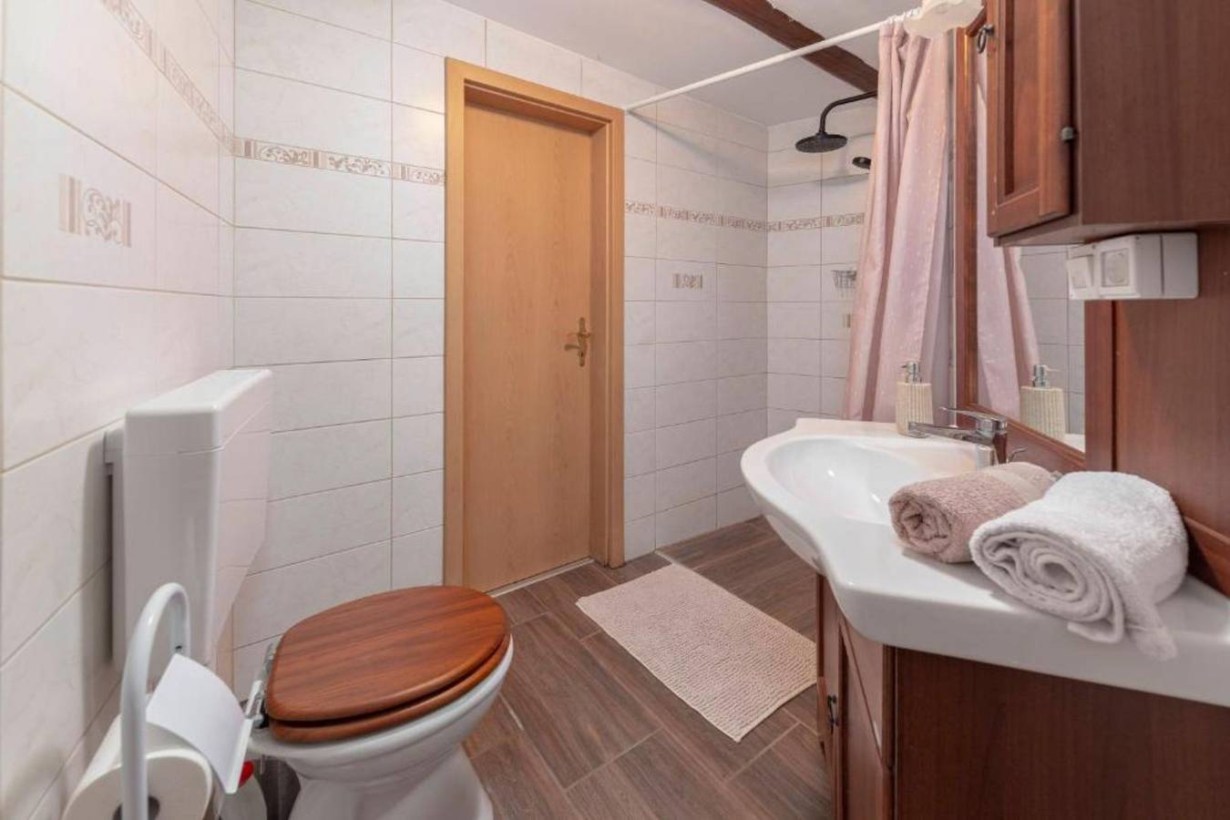 Apartamento inteiro, 17th Century Apartment with Jacuzzi in Koper, Riviera eslovena