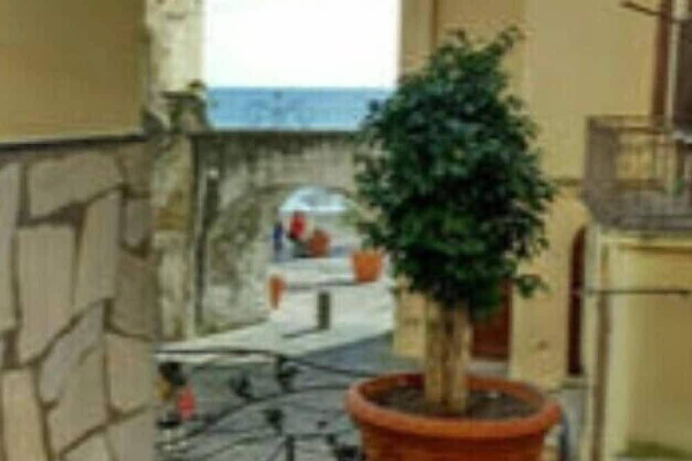 Entire apartment, Zifina ... a stone's throw from the sea in Cetara, Amalfi Coast