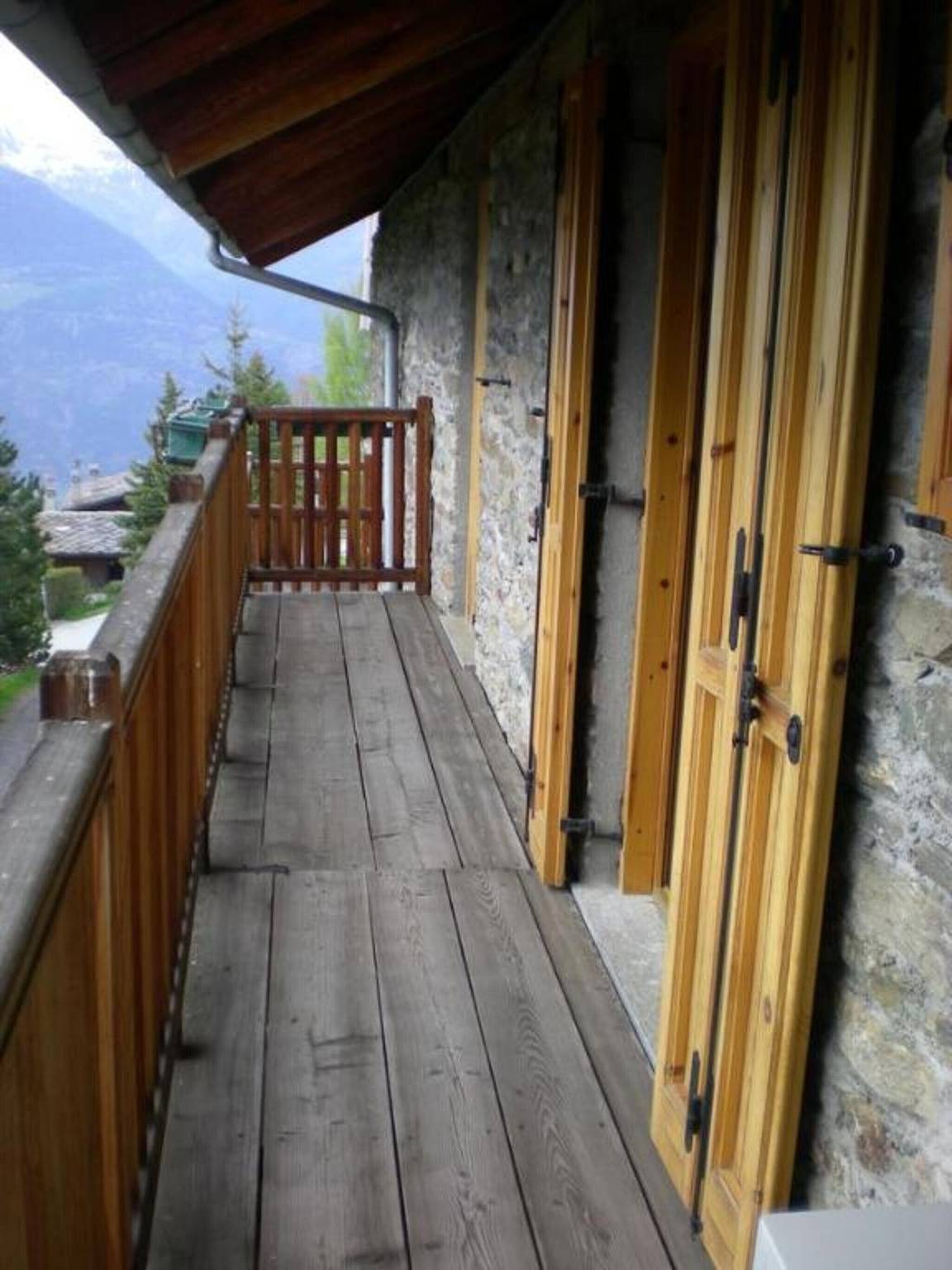 Ganze Wohnung, Ferienwohnung 'Bilocale Vista Monte Bianco' mit Bergblick, Gemeinschaftsgarten und Balkon in Ozein, Comune di Aymavilles