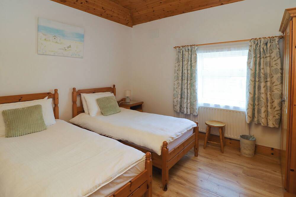 Rose Cottage, family friendly in Duncannon, County Wexford in Rathroe, County Wexford