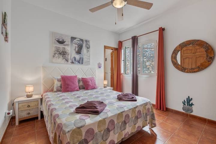 Ferien-Suite 'Mit Bergblick' mit Gemeinschaftspool, WLAN und Klimaanlage in Yaiza, Timanfaya