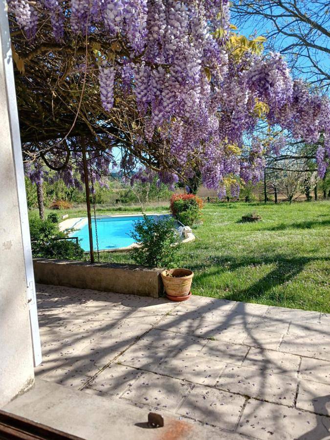 Location de vacances pour 8 personnes, avec Terrasse et Jardin ainsi que Piscine et Vue à Marmande