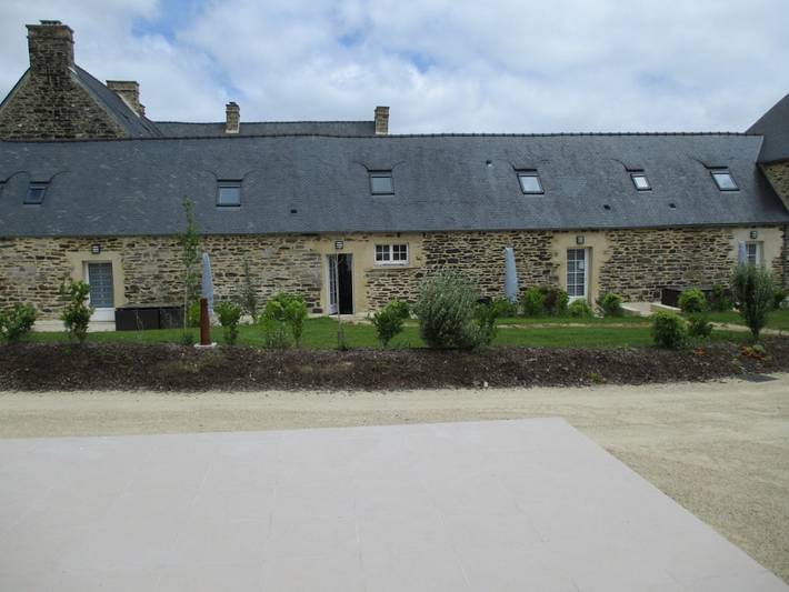 Gîte pour 2 personnes, avec terrasse ainsi que jardin et piscine à Langoat - 2