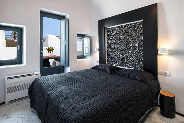 Villa pour 4 personnes, avec terrasse et jacuzzi, animaux acceptés à Santorin - 4