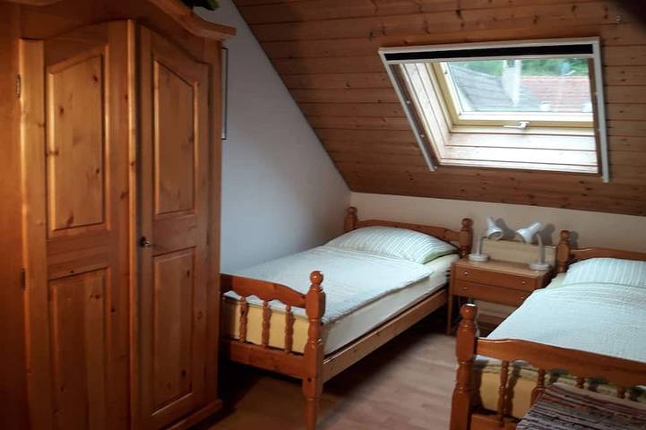Ganze Wohnung, Haus Jägerwinkel - Wohnung I in Britzingen, Müllheim