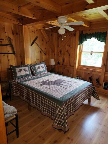 Log Cabin for 10 Guests in Jefferson (NH), New Hampshire, Picture 4