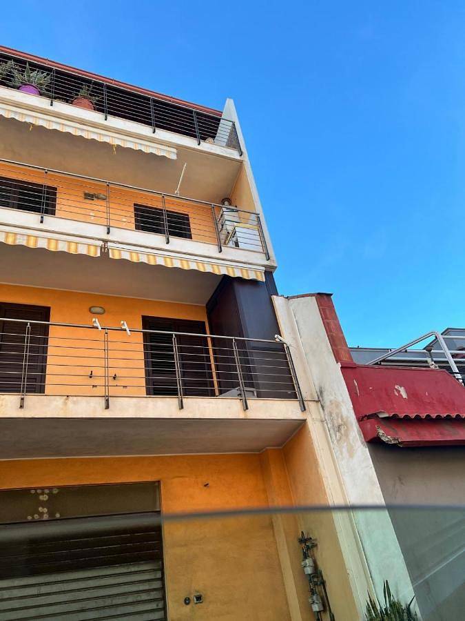 Gîte pour 11 personnes, avec vue et balcon à Spadafora