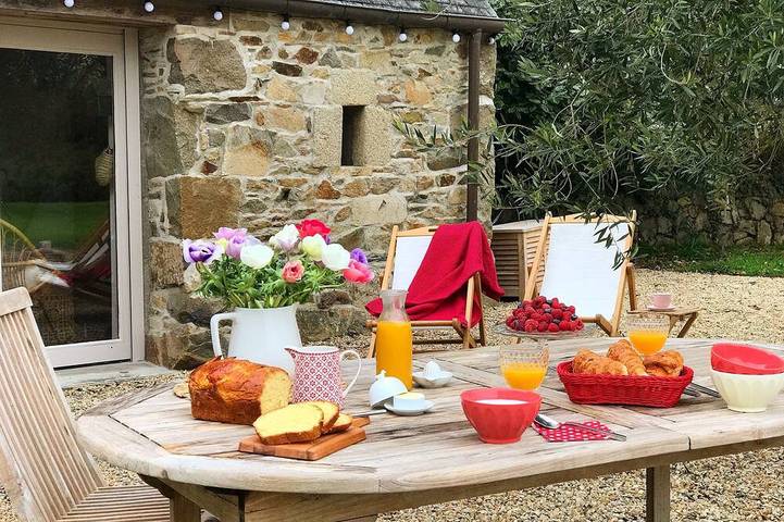 Location de vacances pour 3 personnes, avec jardin et terrasse à Saint-Quay-Perros