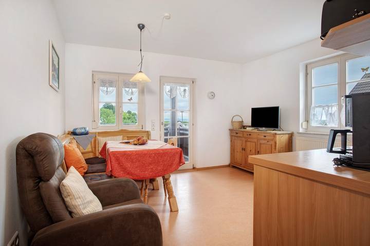 Ferienwohnung für 2 Personen, mit Balkon und Seeblick sowie Garten am Bodensee