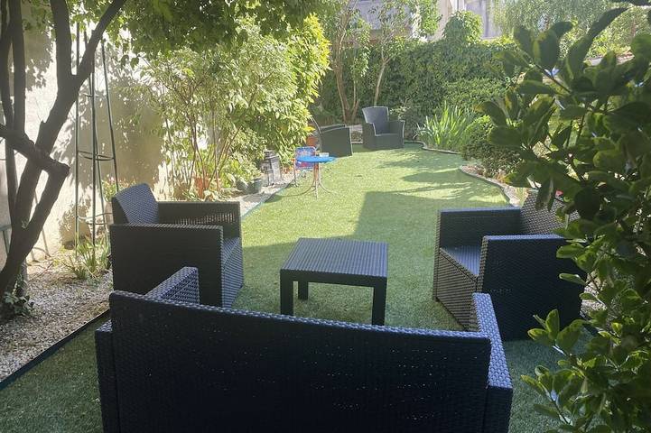 Location de vacances pour 8 personnes, avec Terrasse et Jardin à Châtillon