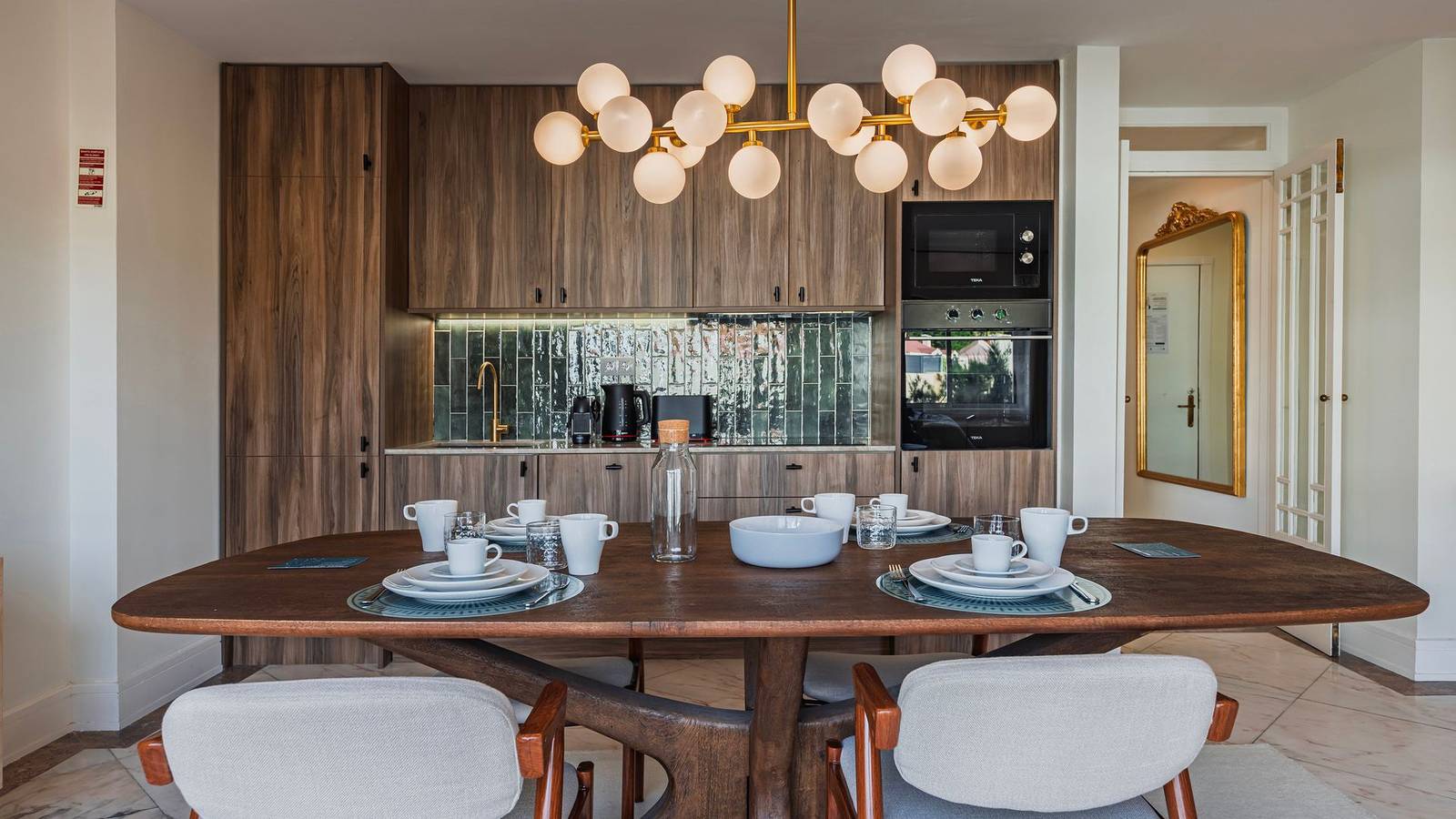 Ganze Wohnung, Estoril Upscale Apartment w/ Pool by Lovelystay in Cascais e Estoril, Costa de Lisboa