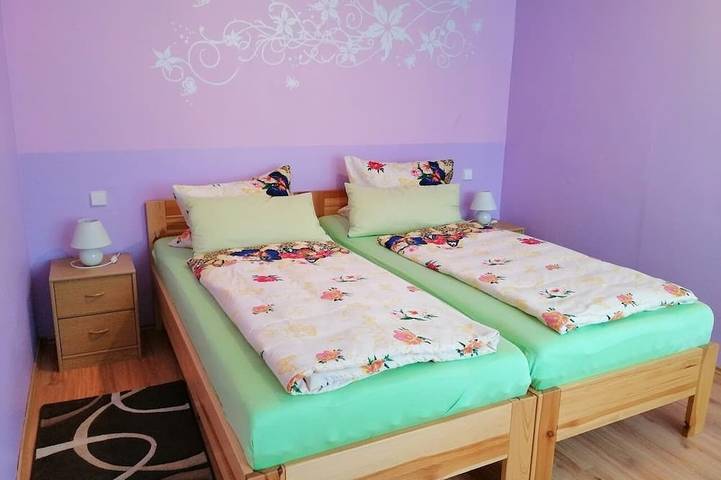 Ferienwohnung für 2 Personen, mit Balkon und Garten in Neuhaus am Rennweg - 2