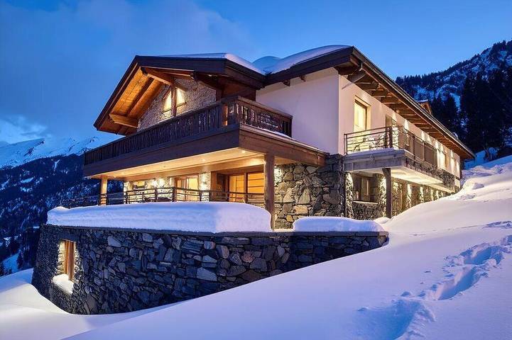 7 Bedroom Chalet with Mountain views of Omeshorn in Lech am Arlberg, Arlberg