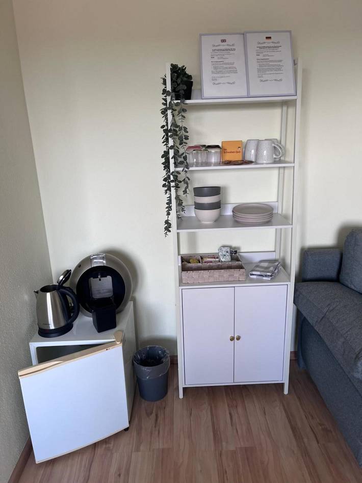 Geheel appartement, Appartement met slaap- en badkamer in huis, wifi inbegrepen in Tettnang, Region Bodensee-Oberschwaben