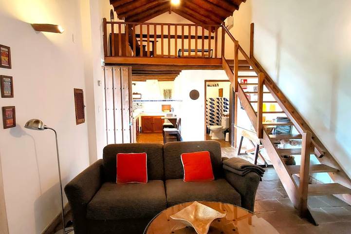 Charming rural house with swimming pool 3 km from the city of Granada. Parking in Churriana de la Vega, Granada Provinz