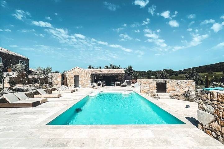 Location de vacances pour 6 personnes, avec Terrasse ainsi que Jardin et Piscine à Baron