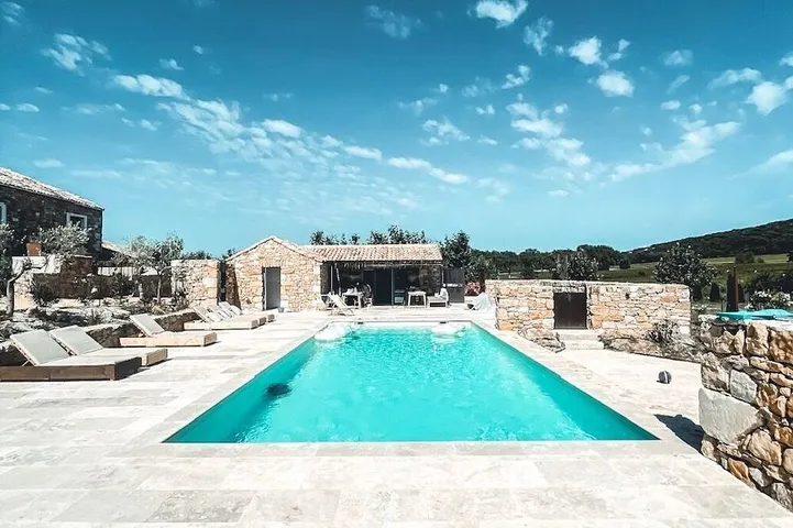 Maison de vacances pour 6 personnes, avec terrasse ainsi que piscine et jardin - 1