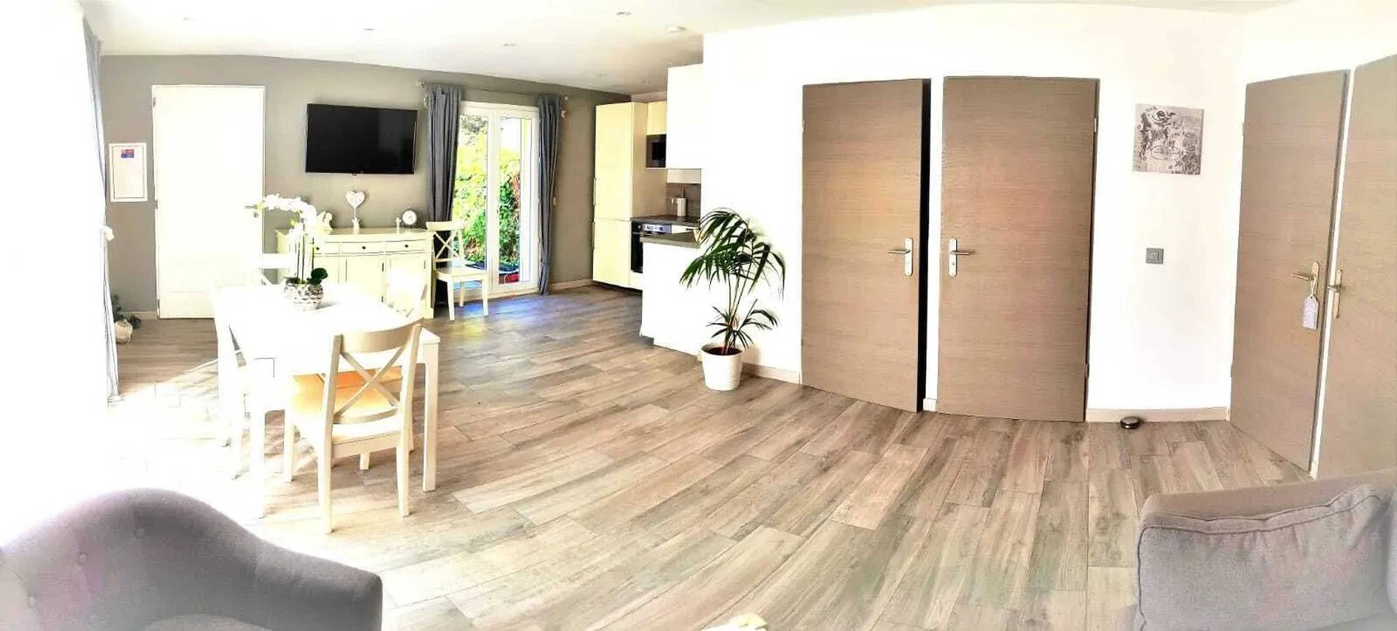Maison confortable à La Ciotat avec terrasse privée in La Ciotat, Région de Marseille