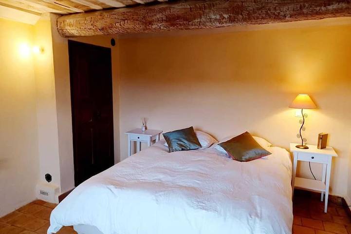 Location de vacances pour 8 personnes, avec jardin et balcon à Caseneuve - 2