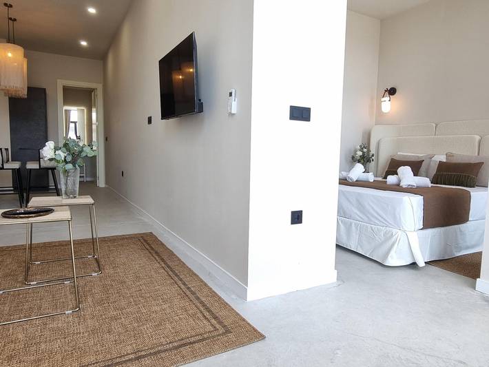 Apartamento entero, Estudio luminoso en Valencia con Wi-Fi y aire acondicionado in Valencia, Costa de Valencia