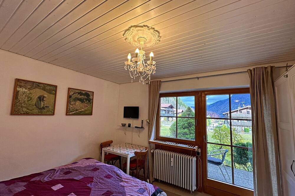 Ganze Wohnung, Ferienwohnung Spitzstein, Wohn-/Schlafraum mit Terrasse, 25 qm in Sachrang, Aschau im Chiemgau