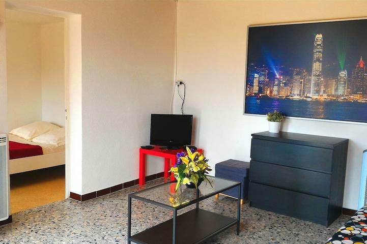 Appartement entier, Sanary S/Mer Joli appartement + Terrasse & Jardin pour 4 Personnes ! in Sanary-sur-Mer, Côte méditerranéenne (France)
