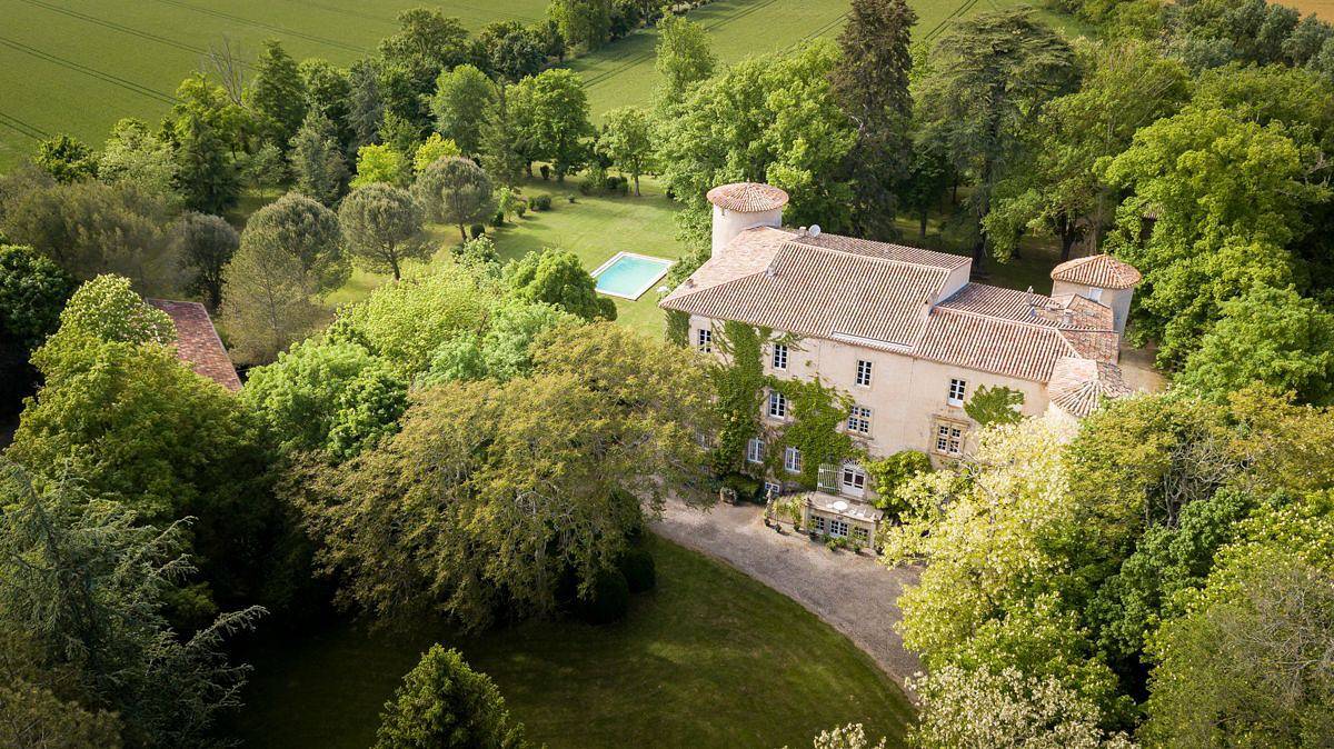Château pour 29 personnes avec piscine in Plaigne, Région de Carcassonne