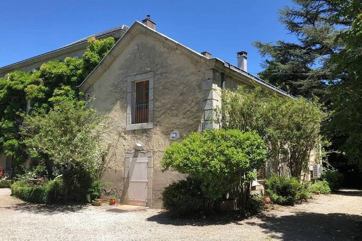 Location de vacances pour 6 personnes, avec piscine et jardin à Lempaut - 2