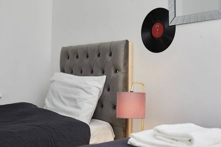 Holiday rental for 5 people, with garden in Huddersfield