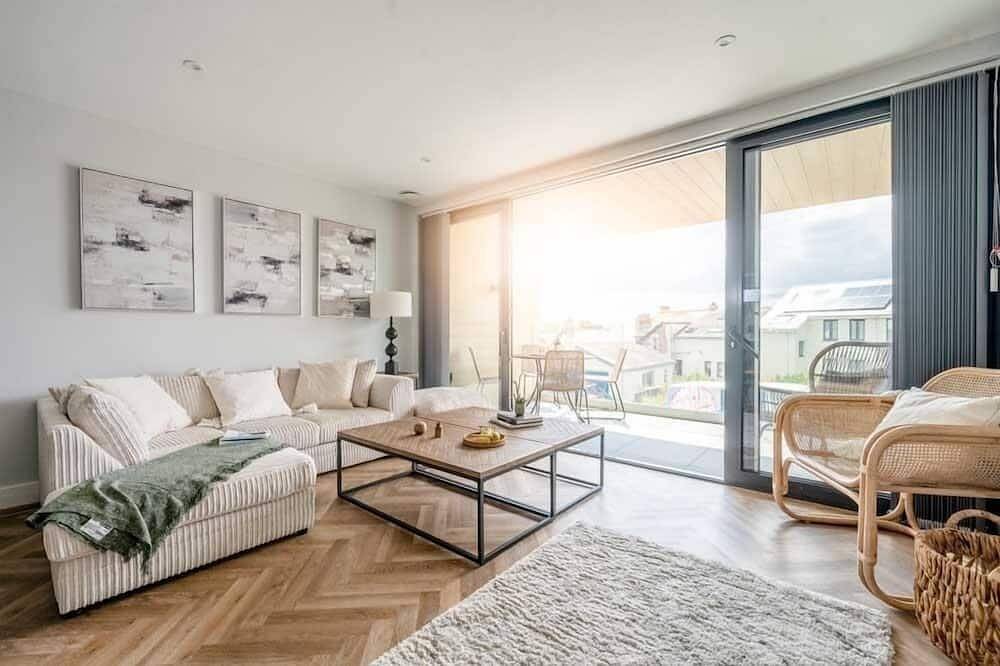 Entire apartment, 3 Bol-Y-Maer - an apartment that sleeps 4 guests in 2 bedrooms in Bude, Cornwall