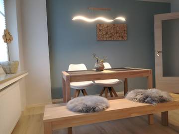 Ferienwohnung für 2 Personen, mit Balkon in die Mittelgebirge