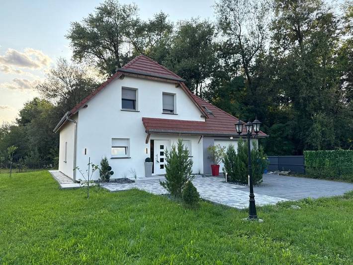 Location de vacances pour 8 personnes, avec Terrasse ainsi que Jardin et Vue dans Beinheim
