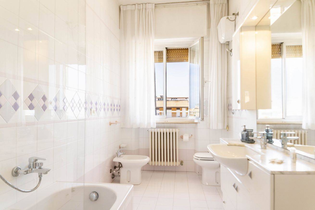 Appartamento intero, [Attico Vista Mare] Centro 4 camere 2 bagni in Porto San Giorgio, Provincia di Fermo