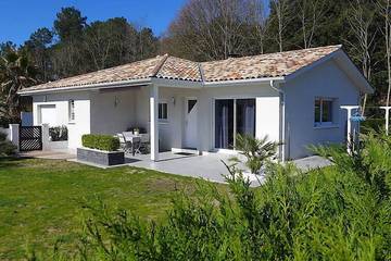 Location de vacances pour 6 personnes, avec terrasse à Tosse