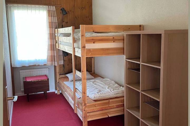 Ganze Wohnung, Wohnung Ohlenroth-Kalberer, (Sarn-Lescha). in Sarn, Cazis