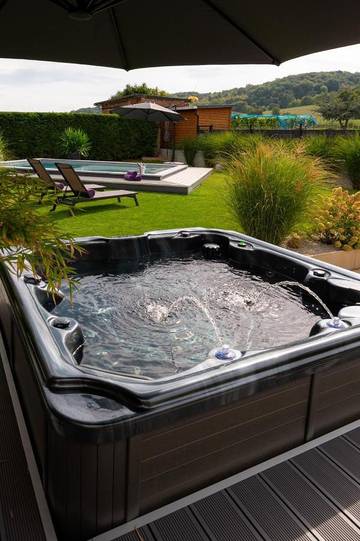 Ferienwohnung für 4 Personen, mit Garten und Whirlpool sowie Pool in Freyburg (Unstrut)