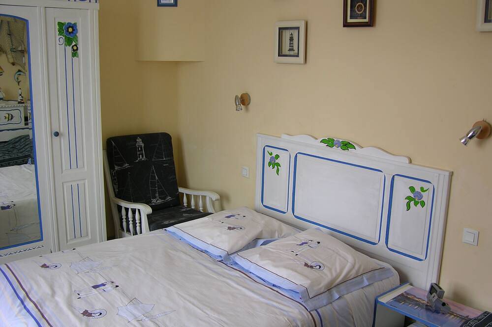 Traditionelles Ferienhaus aus dem Chaume, Meer, Wald, Sumpf & Jachthafen in Les Sables-d'Olonne, Vendée