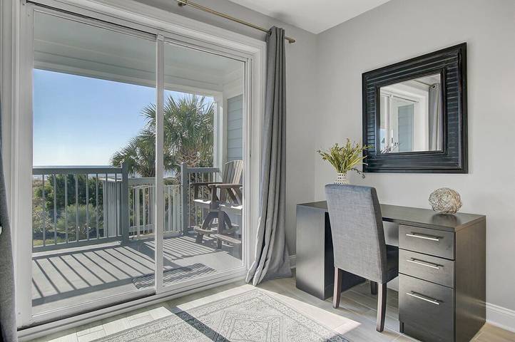 Vacation rental for 6 people, with balcony and pool in Isle of Palms