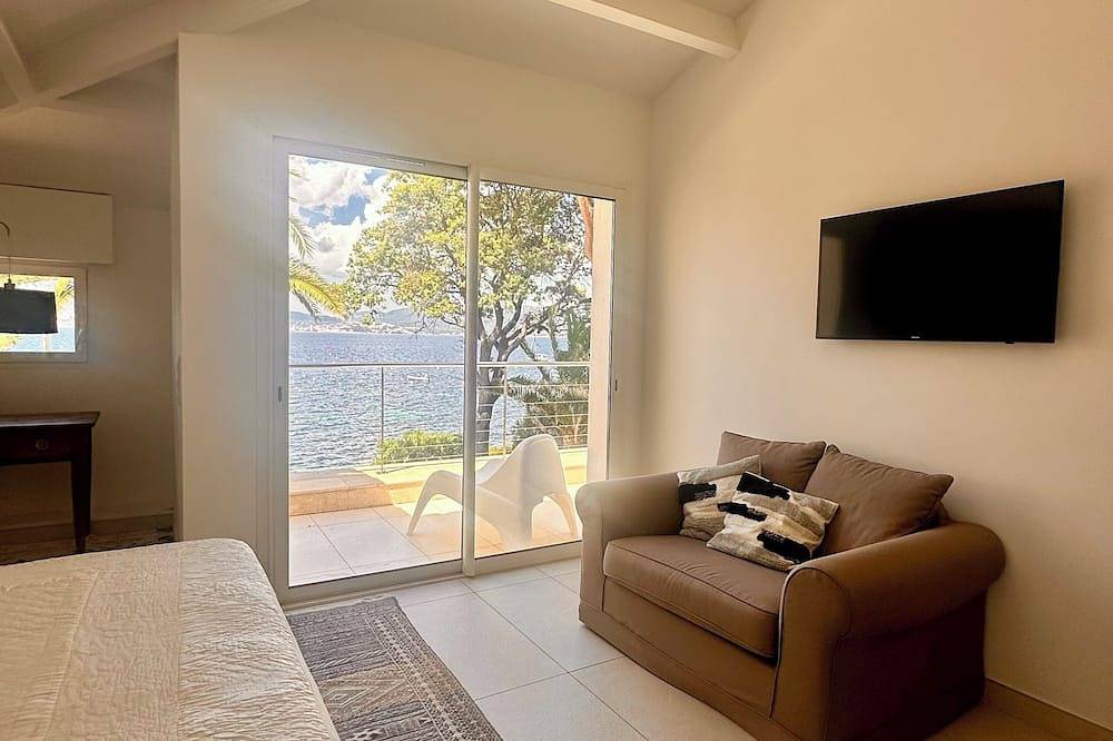 Villa Les Pieds Dans L Eau in Porticcio, Grosseto-Prugna