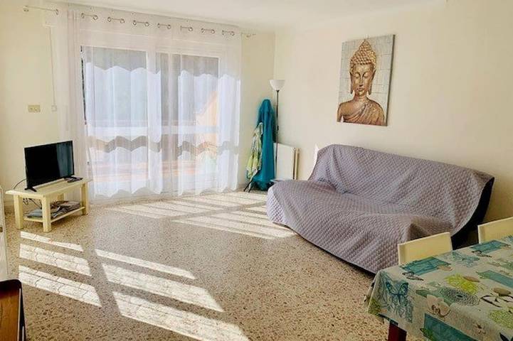 Gîte pour 4 personnes, avec terrasse à Montbolo